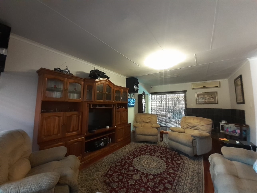 4 Bedroom Property for Sale in Vaalpark Free State